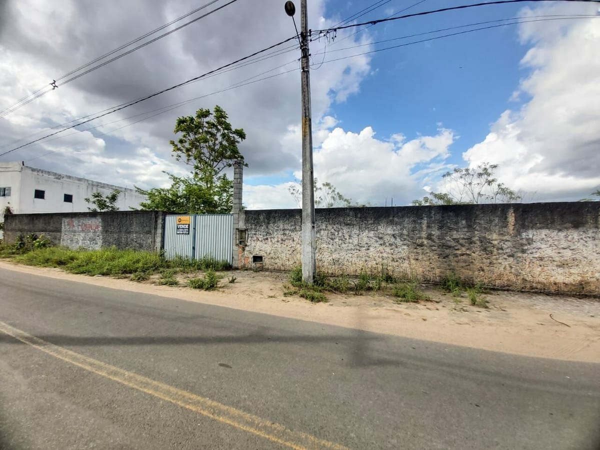 Terreno à venda em Feira de Santana, Sim - Próximo a Shopping e Escolas